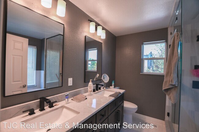 Building Photo - 4 br, 3 bath House - 6458 Trappers Trail Ave