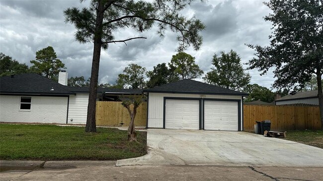 Building Photo - 136 Cherry Tree Ln