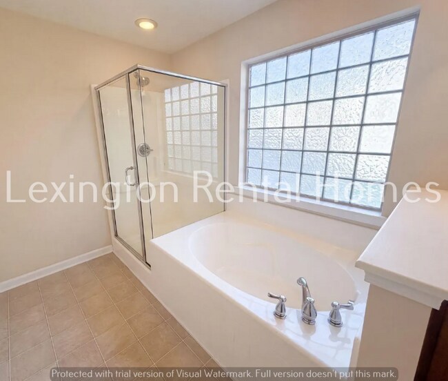 Building Photo - 152 Castlefield Dr