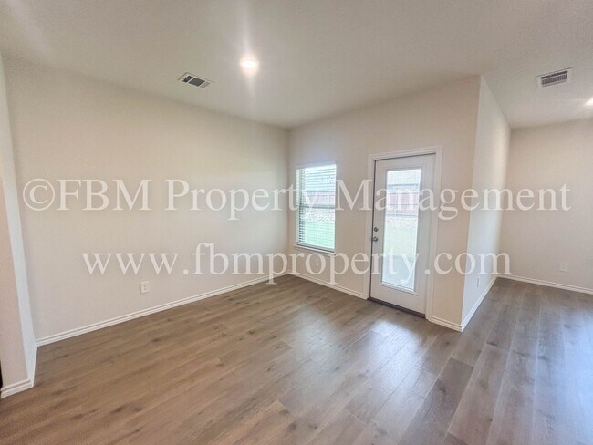 Building Photo - 935 Keystone Ct