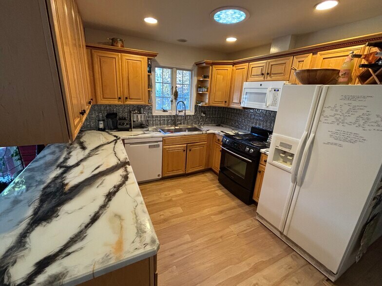 Building Photo - 2713 Northcrest Dr