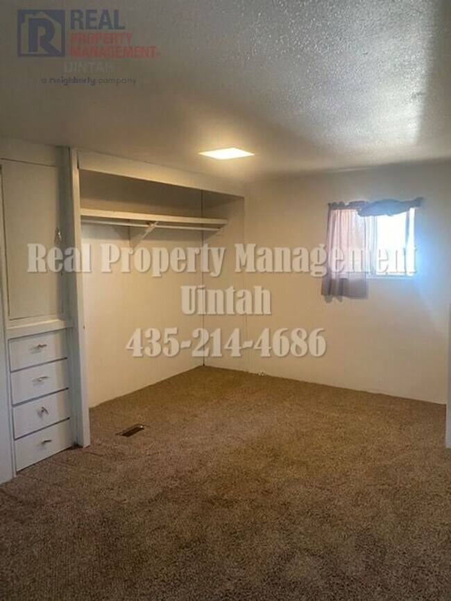 Building Photo - 85 N 300 E