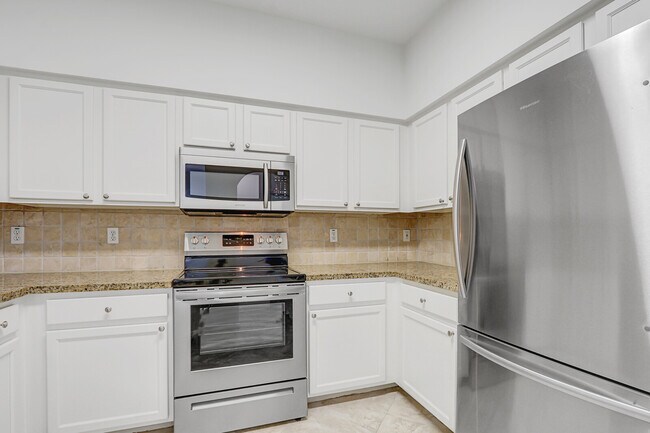 Building Photo - 826 Dakota Dr