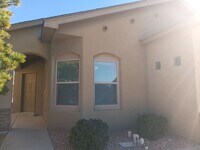 Building Photo - 3 Bedroom, 2 Bathroom Home! Schedule a Showing Soon!