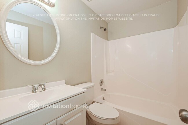 Building Photo - 9 N Aurora Dr