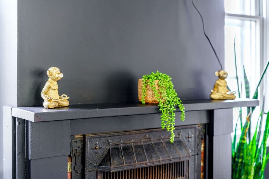 Building Photo - 241 W Water St