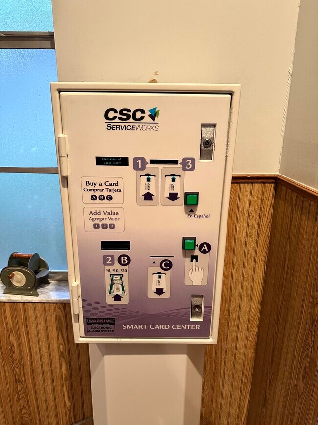 Building Photo - 600 Village Green Ct