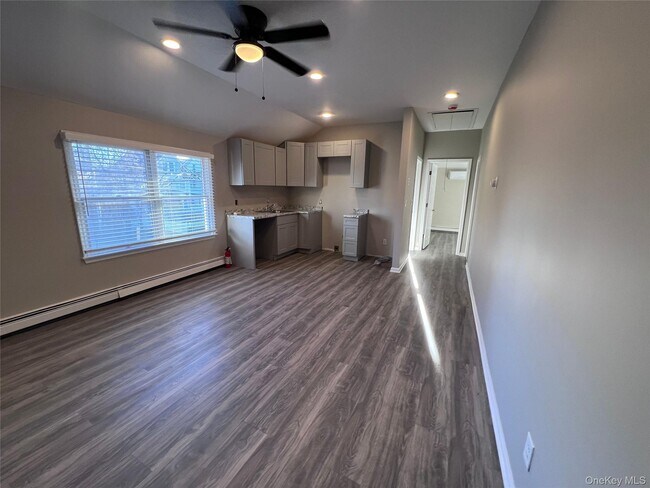 Building Photo - 441 Manville Rd