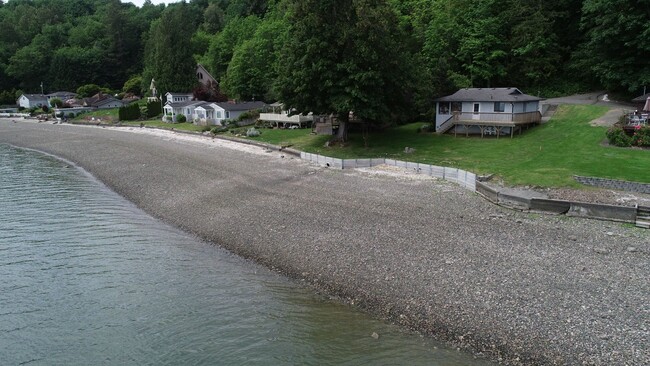 Building Photo - WATERFRONT Two Bedroom Home Available for ...