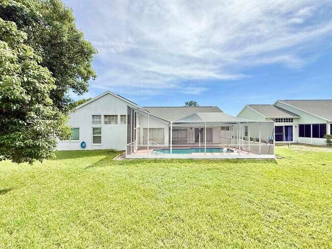 Building Photo - 1347 Overland Dr