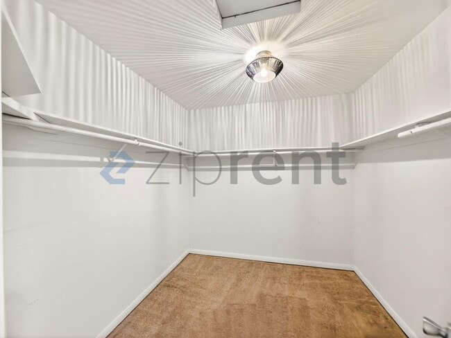 Building Photo - 13626 Cerise Ave