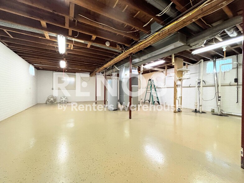 Building Photo - 612 SW Des Moines St