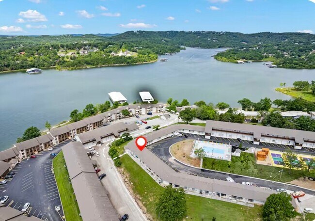 Building Photo - Remodeled and Stunning Studio | Fully Furnished | All Utilites Included | 1 Bathroom | Condo | Ki...