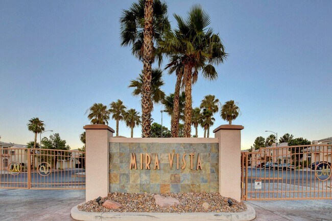 Building Photo - 2 Bedroom Condo w/ Patio & 1 Car Attached ...
