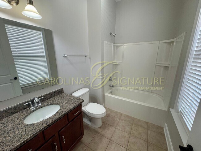 Building Photo - Move-In Ready Family Home. Prime Location, Updated Features