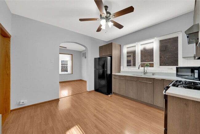 Building Photo - 6238 S Massasoit Ave