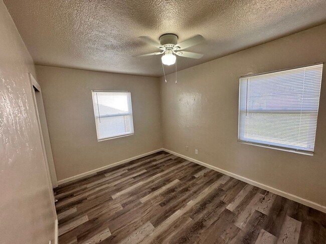 Building Photo - APPLY FOR THIS BEAUTIFUL HOME TODAY!