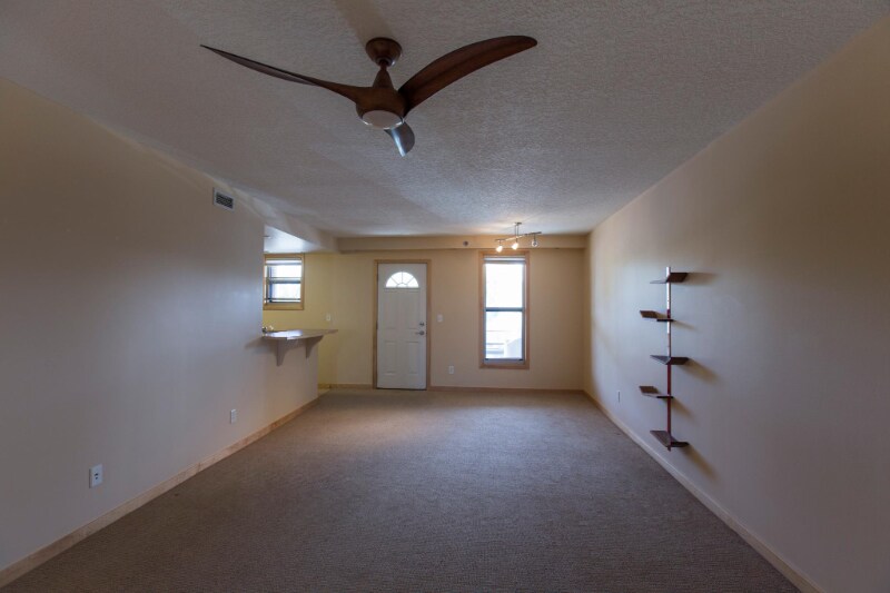 Building Photo - 2205 NE Central Ave