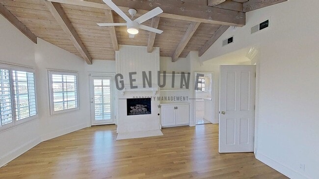 Building Photo - Beautiful Two-Level 5Bd 3.5Ba Home in Newport Beach