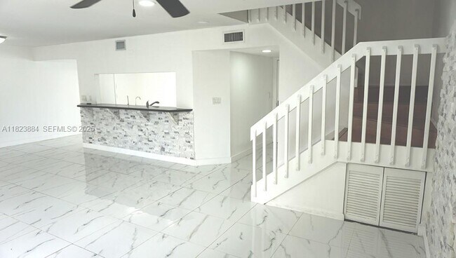 Building Photo - 1705 San Remo Cir