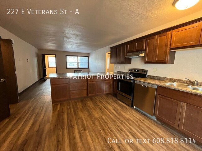 Building Photo - 2 bedroom/ 1 bath apartment in Tomah, WI