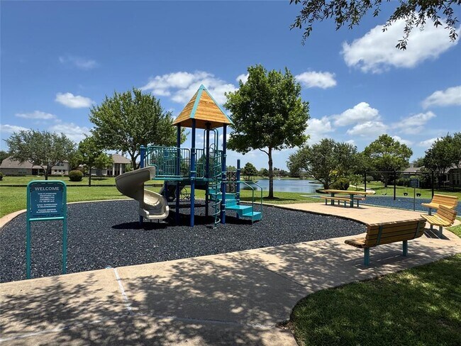 Building Photo - 3811 Windmill Creek Dr