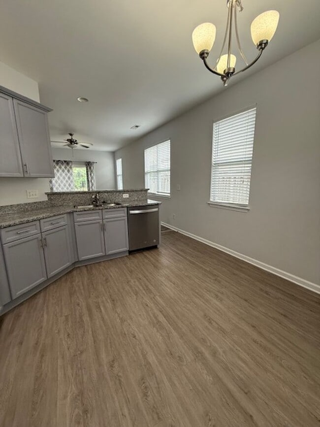 Building Photo - Updated 3-bedroom, 2-bathroom in The Arbors at Westgate