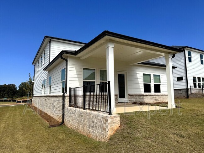 Building Photo - 823 Misty Holw Trl