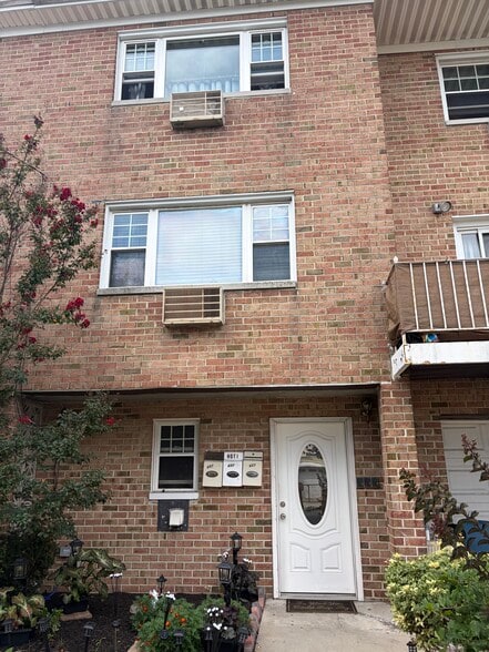 Building Photo - 657 Edison Ave