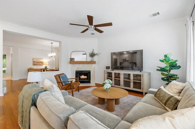 Building Photo - 11817 Lake Stone Dr