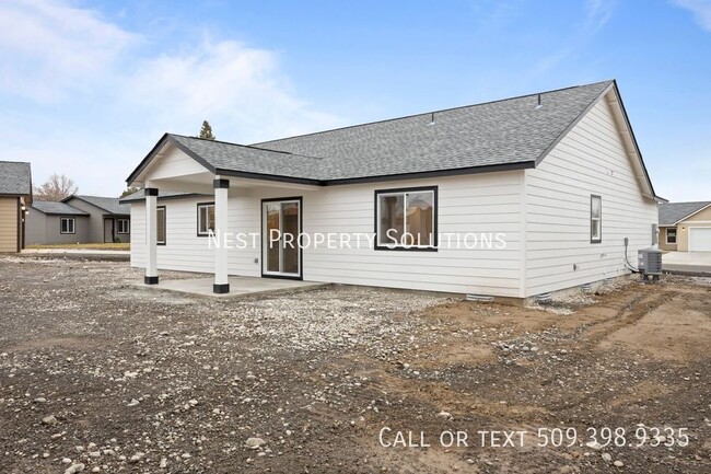 Building Photo - Built in 2023!! 3 Bed, 2 Bath Home for Rent!