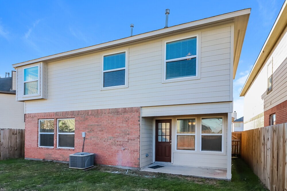 Building Photo - 2406 Glenholly Park Dr