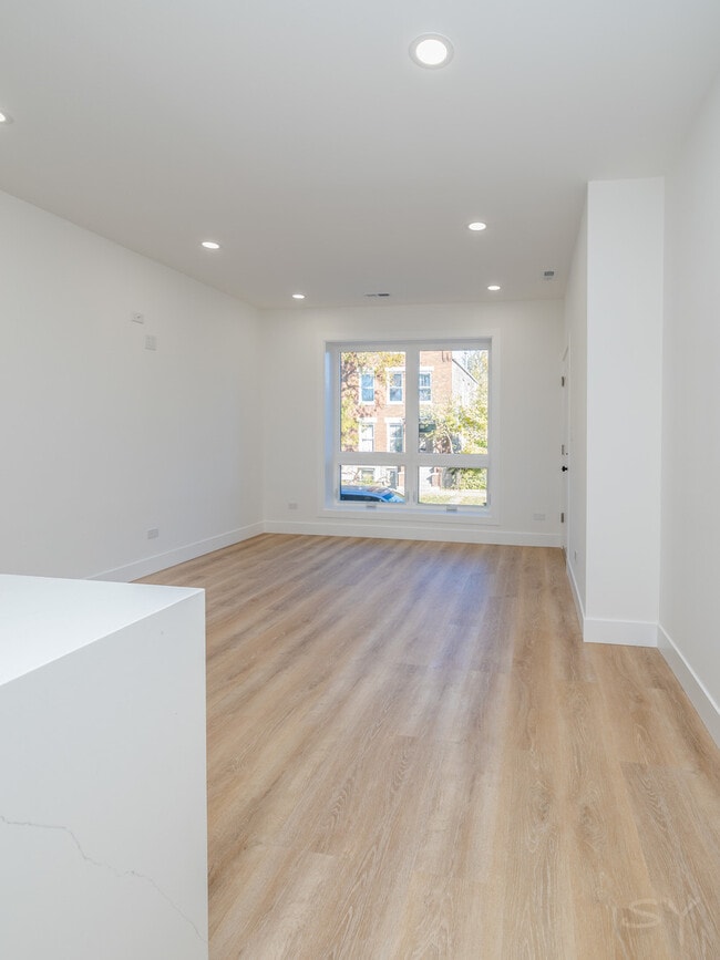 Building Photo - 1245 S Fairfield Ave