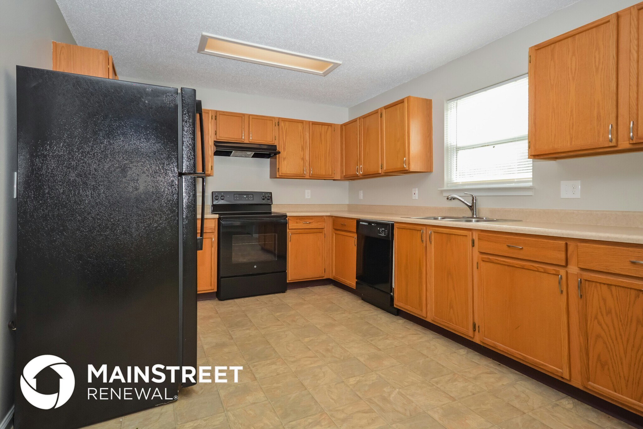 Building Photo - 2265 Shadowbrook Dr
