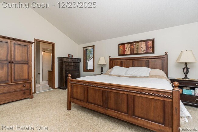 Building Photo - 1574 Devonshire Dr