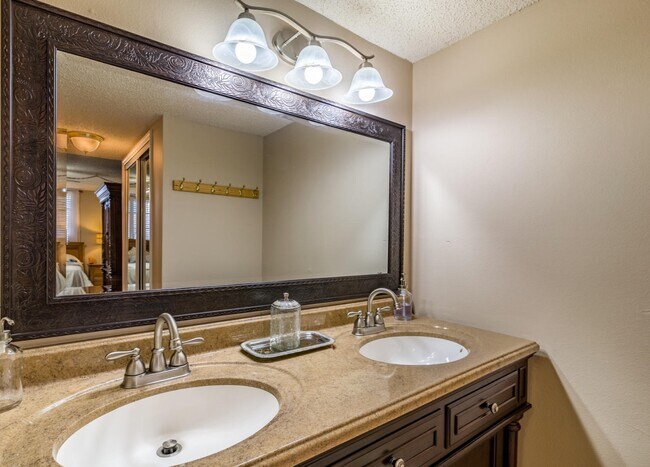 Master Bath - 2700 N Highway A1A