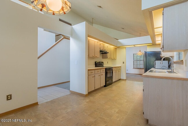 Building Photo - 3619 Bridgewood Dr