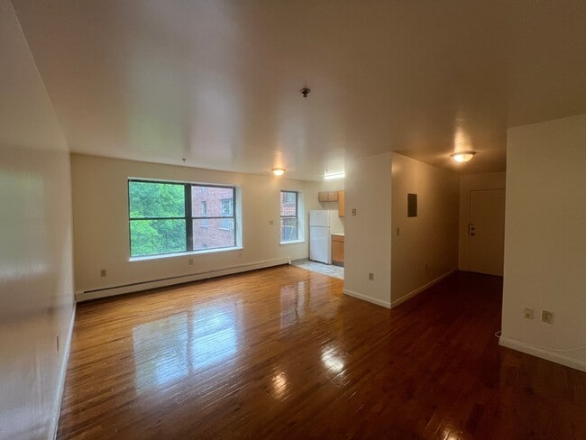 Building Photo - 95 S 11th St