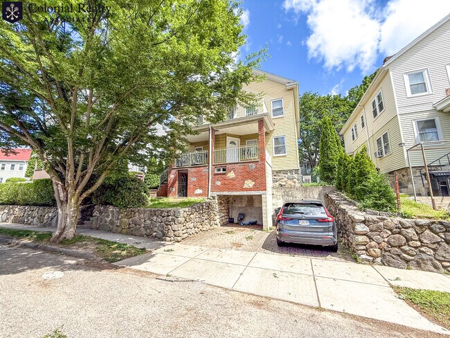 Building Photo - 81 Putnam St