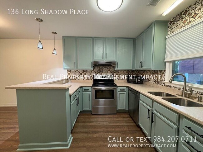 Building Photo - 136 Long Shadow Pl
