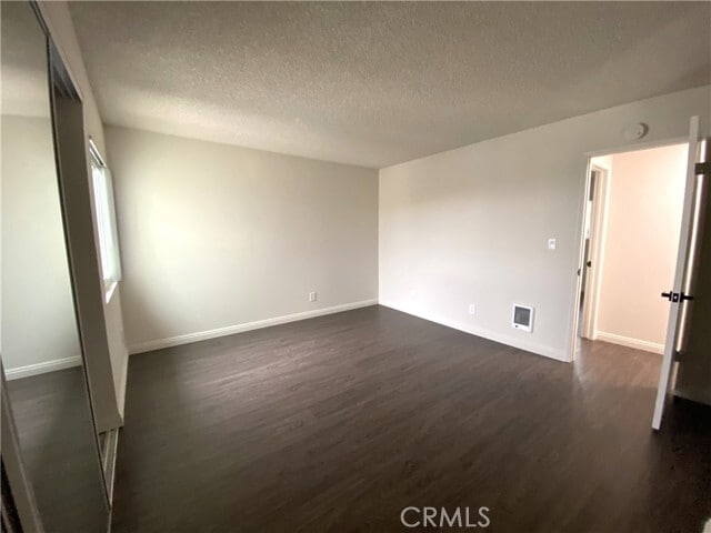 Building Photo - 25400 Oak St