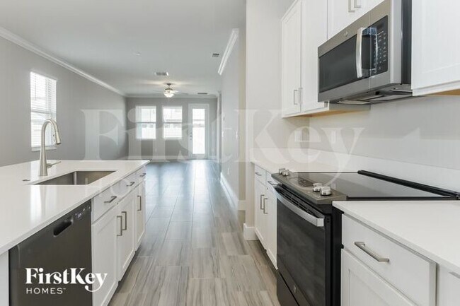 Building Photo - 9644 Little Bluestem Dr