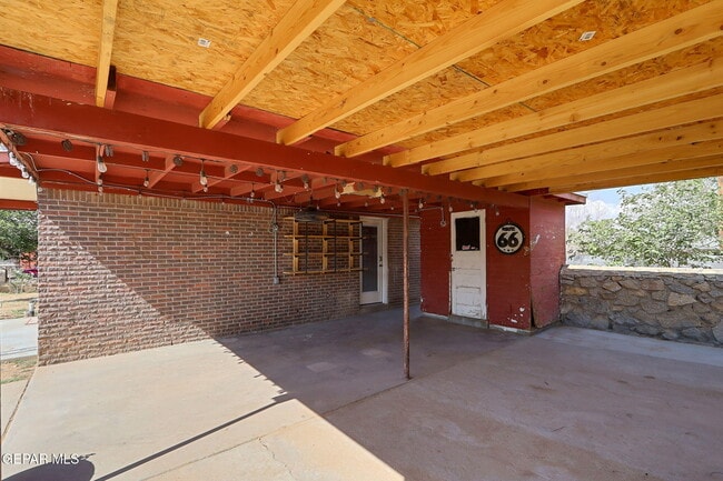 Building Photo - 10350 Kellogg St