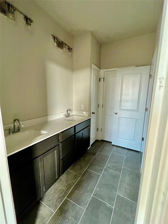 Building Photo - 5327 Bruno St