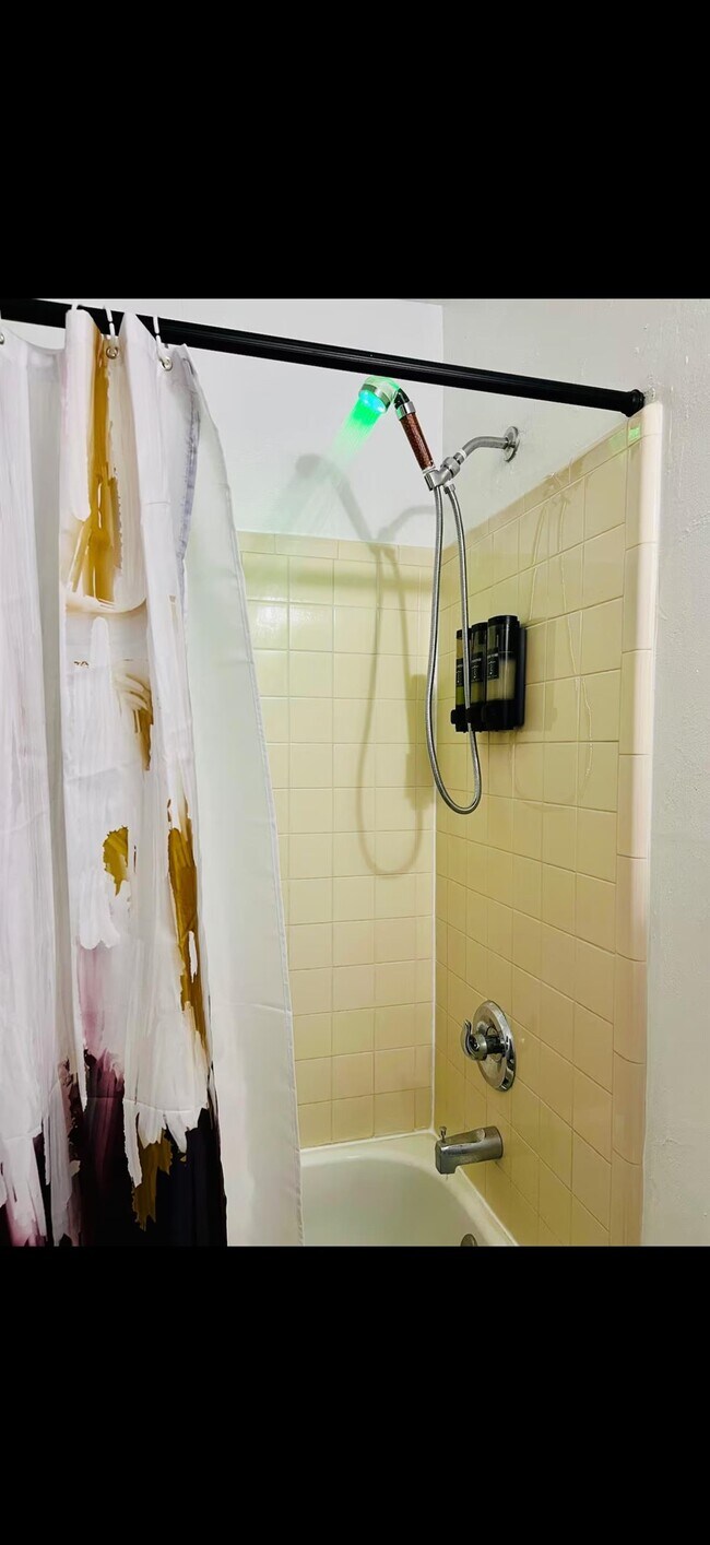 Building Photo - 1085 Ocala Rd