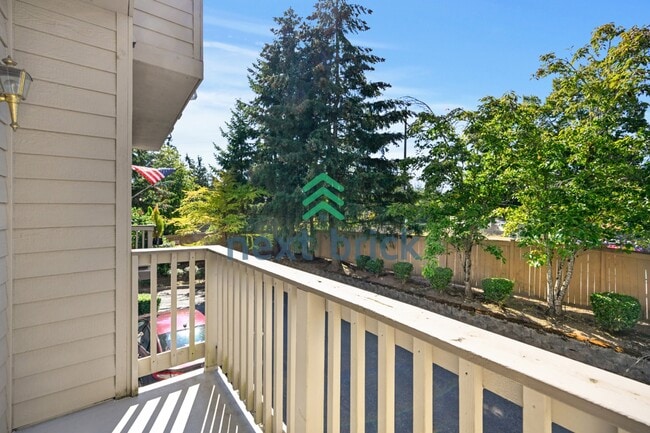 Building Photo - Spacious 3-Level Condo with 2-Car Garage, Mt. Rainier Views & Turnkey Comfort in Bonney Lake