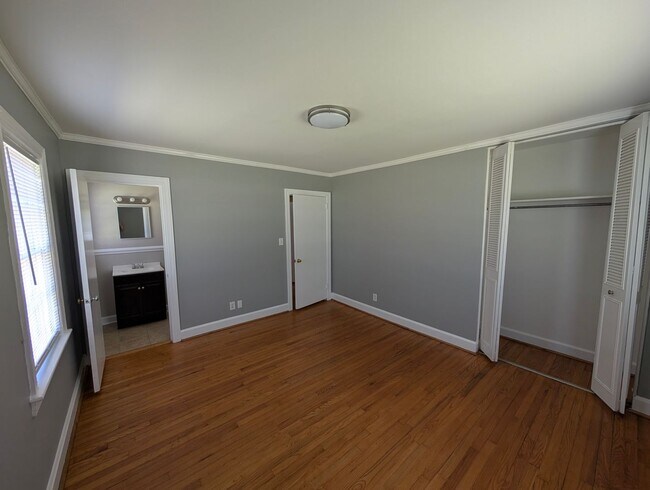 Building Photo - 3 Bedroom, 1.5 Bath Home with HVAC & Fenced Backyard