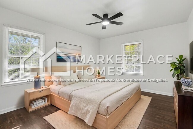 Building Photo - 2038 E Lilac Ln