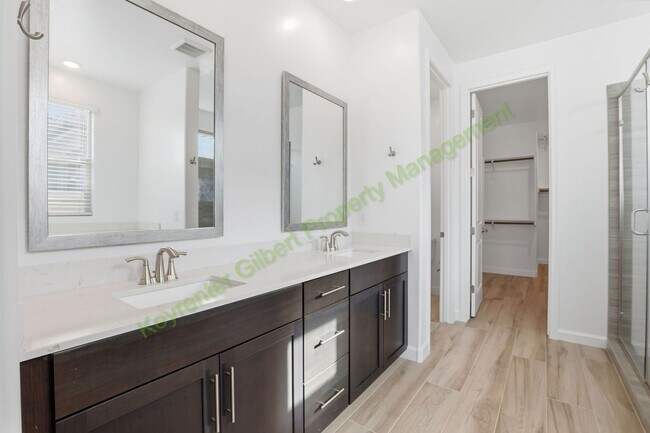 Building Photo - Modern Mesa Living in a Prime East Valley Location