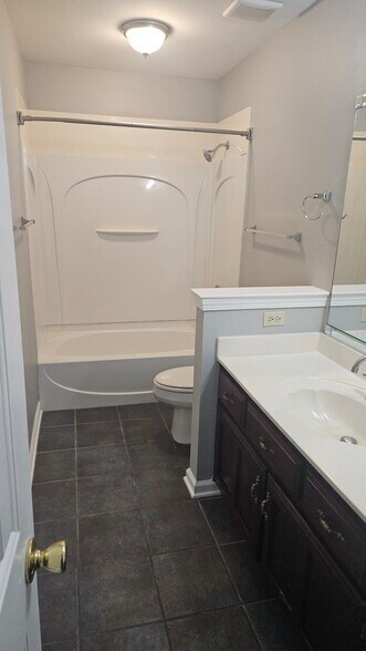 Building Photo - 8382 Regal Bend Dr